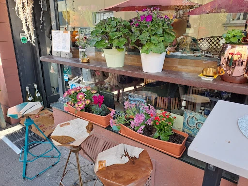 Le Petit Café photo 6