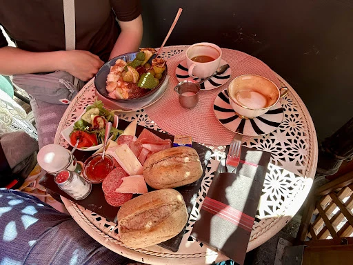 Le Petit Café photo 4